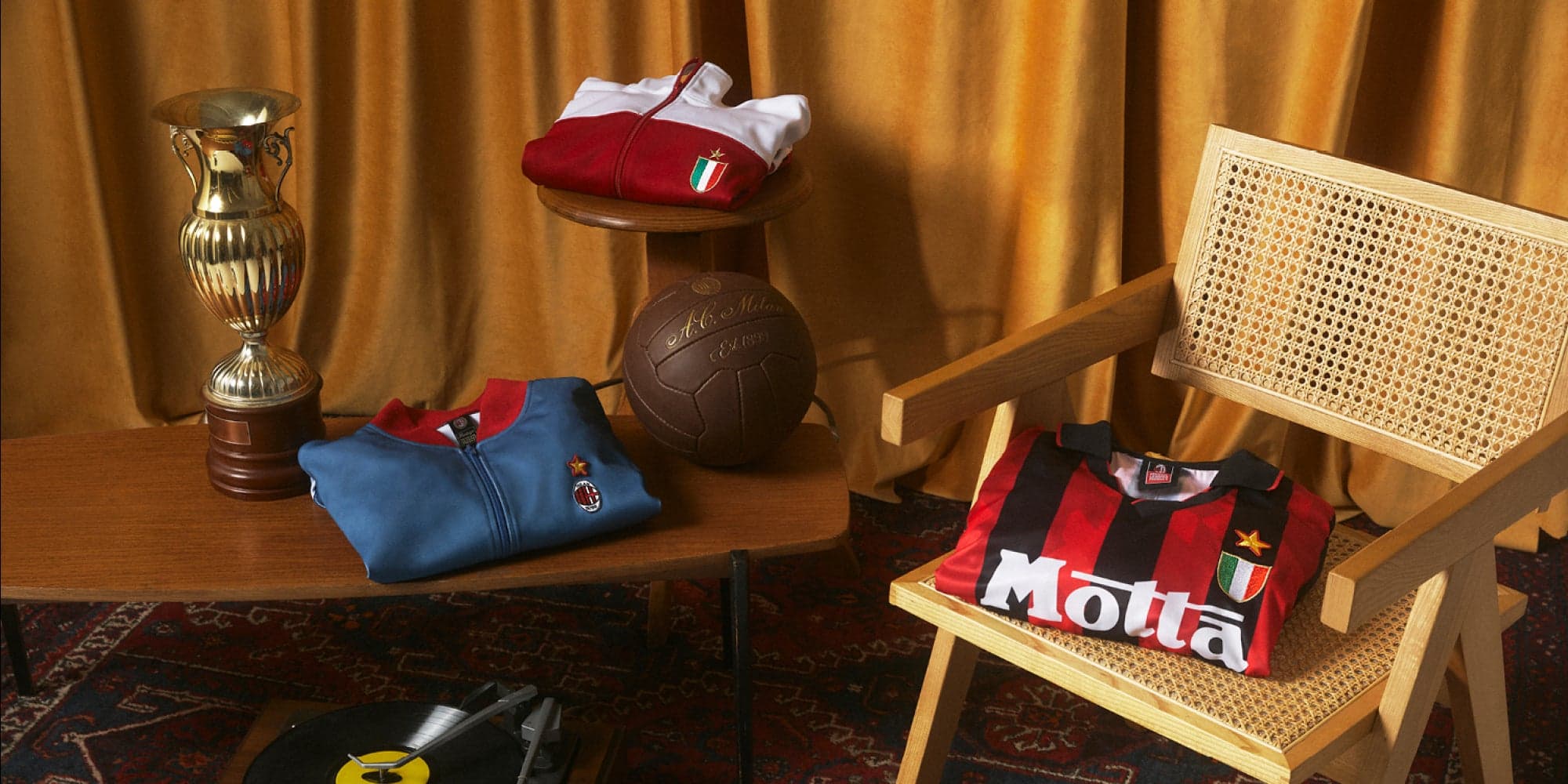 The 5 Best AC Milan Items, According to Thousands of Fan Reviews